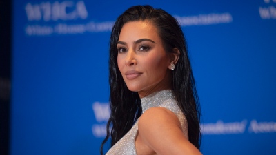 Από συνεργάτης... επικριτής η Kim Kardashian «καρφώνει» τον Trump: Προστατέψτε τους μετανάστες που έχτισαν τη χώρα!