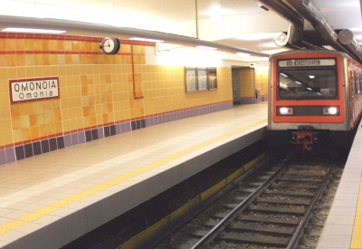 Νεκρός ανασύρθηκε ο άντρας κάτω από συρμό του ΗΣΑΠ στην Ομόνοια