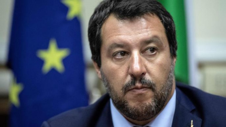 Ιταλία: Οργή κατά Salvini - Ανέβασε φωτογραφία να τρώει πρωινό, όταν οι σεισμοπαθείς μετράνε πληγές