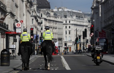 The Times: Η κυβέρνηση Johnson ετοιμάζεται για κοινωνικό lockdown σε Λονδίνο και στο βορρά της Βρετανίας