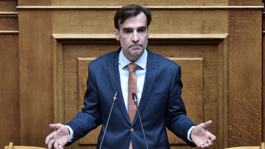 Πλεύση Ελευθερίας: Δεν παραδίδει την έδρα και ανεξαρτητοποιείται ο Χουρδάκης, κόντρα στο τελεσίγραφο Κωνσταντοπούλου