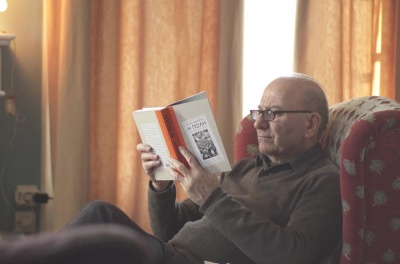 Ο διάσημος θεατρικός σκηνοθέτης Θεόδωρος Τερζόπουλος στο «Κυνηγώντας το όνειρο» του Cosmote History HD