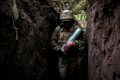 Ψάχνουν… στα ράφια - Τι λένε στρατιωτικοί ειδικοί για την αναστολή της βοήθειας των ΗΠΑ σε Ουκρανία