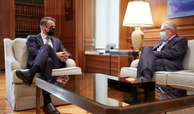 Συνάντηση Μητσοτάκη - Regling στο Μαξίμου - Στο επίκεντρο οι αναπτυξιακές προοπτικές της οικονομίας