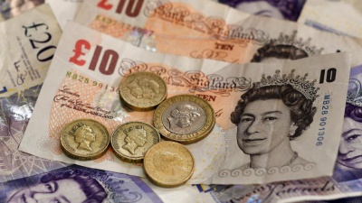 Μικρές διακυμάνσεις για την στερλίνα μετά την παραίτηση May - Στο 1,267 δολ.
