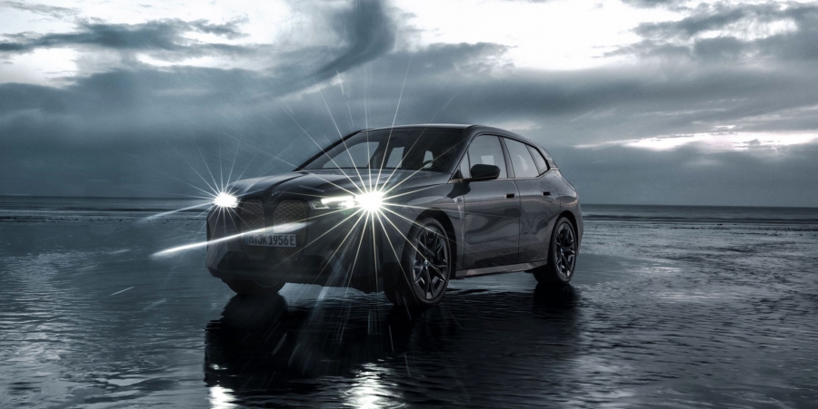 Η νέα BMW iX M60 τα έχει 619