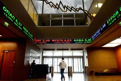 Λίγο μετά το άνοιγμα του ΧΑ – Επιλεκτικές τοποθετήσεις κρατούν την αγορά στις 830 μονάδες