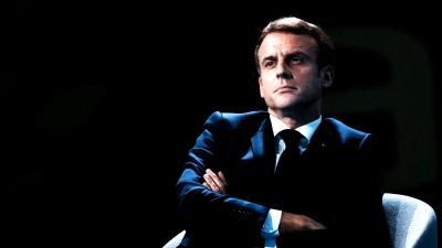 Ο μικρός Βοναπάρτης κατέρρευσε - Οικονομικό χάος, λιτότητα και... Ρωσία κατάπιαν τον Macron - Η Γαλλία ψάχνει νέο πρωθυπουργό