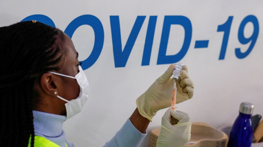 Σάλος στη Βρετανία με την κυβερνητική απόφαση εμβολιασμού εφήβων για Covid, χωρίς γονική συναίνεση