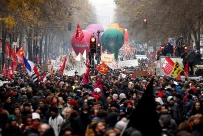 Γαλλία: Νέο κάλεσμα σε απεργία και διαδηλώσεις από τα εργατικά συνδικάτα