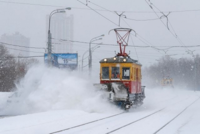 Ρεκόρ χιονόπτωσης στη Μόσχα: Έφτασε τα 40 εκατοστά το χιόνι στην «ανοιξιάτικη» Ρωσία