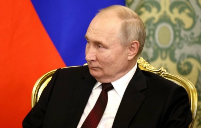 Ο Putin γιορτάζει τα 20α γενέθλιά του ως πρόεδρος της Ρωσίας και εγκαινιάζει αγωγό φυσικού αερίου για την Κεντρική Ασία
