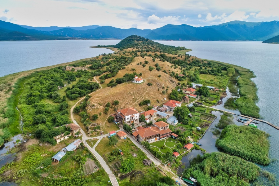 Κοινή υποψηφιότητα Ελλάδας, Αλβανίας και Σκοπίων για την UNESCO στις Πρέσπες