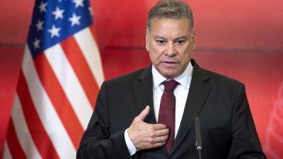 Escobar (ΗΠΑ): «Άξονα κατά της ολοκλήρωσης της ΕΕ» επιδιώκει να δημιουργήσει η Κίνα