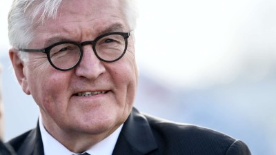 Steinmeier προς πολέμιους των μέτρων: Οριοθετηθείτε έναντι των ακροδεξιών