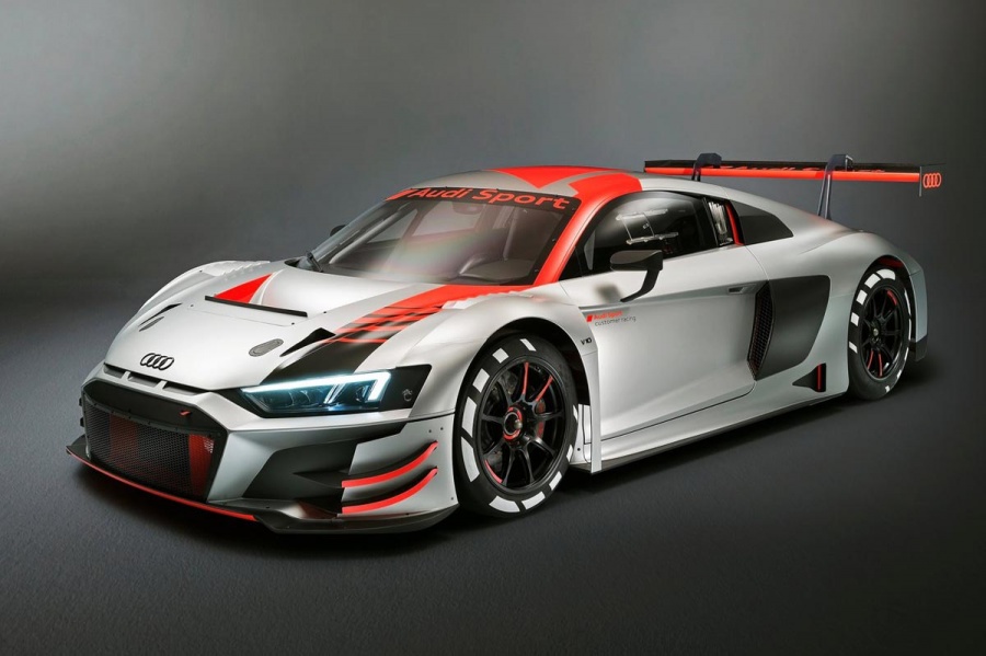 Έλαμψε στο Παρίσι το αγωνιστικό Audi R8 LMS