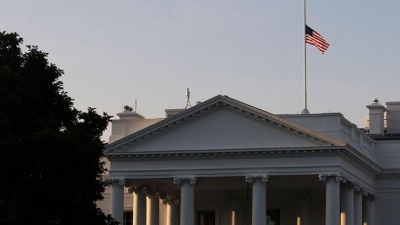 Εθνικό πένθος στις ΗΠΑ – Μεσίστιες οι σημαίες, με απόφαση Trump