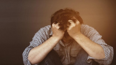 Προσοχή στην άνοιξη: Γιατροί προειδοποιούν για έξαρση αλκοολισμού και ψυχώσεων – Αυξάνονται οι υποτροπές