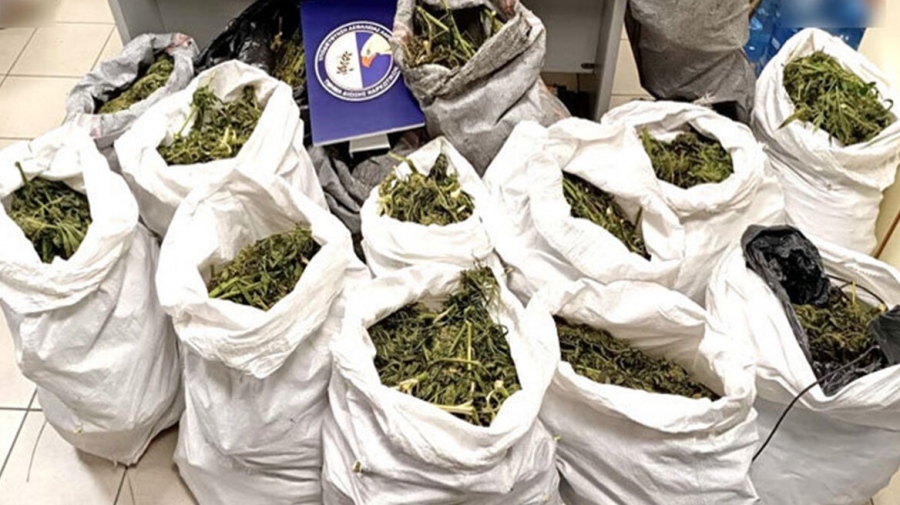 Συνελήφθη 61χρονη  με 37 κιλά κάνναβης στο αεροδρόμιο Ελ. Βενιζέλος