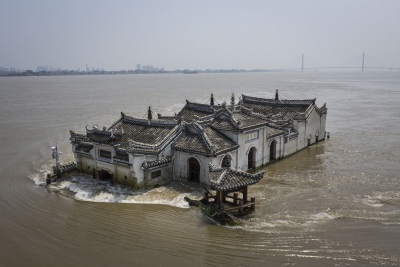 Σχέδια έκτακτης ανάγκης στην Κίνα για προστασία 127 εκατ. πολιτών από επικείμενες πρωτοφανείς... πλημμύρες