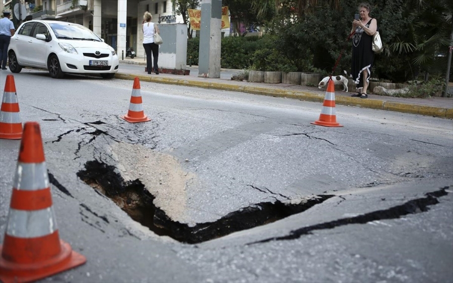 Χαλάνδρι: Αποκαταστάθηκε το πρόβλημα στην οδό Παπανικολή – Δίνεται στην κυκλοφορία ο δρόμος