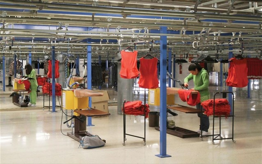 Βουτιά τζίρου 30% και εξαγωγών 18,8% για ένδυση - κλωστοϋφαντουργία το 2020