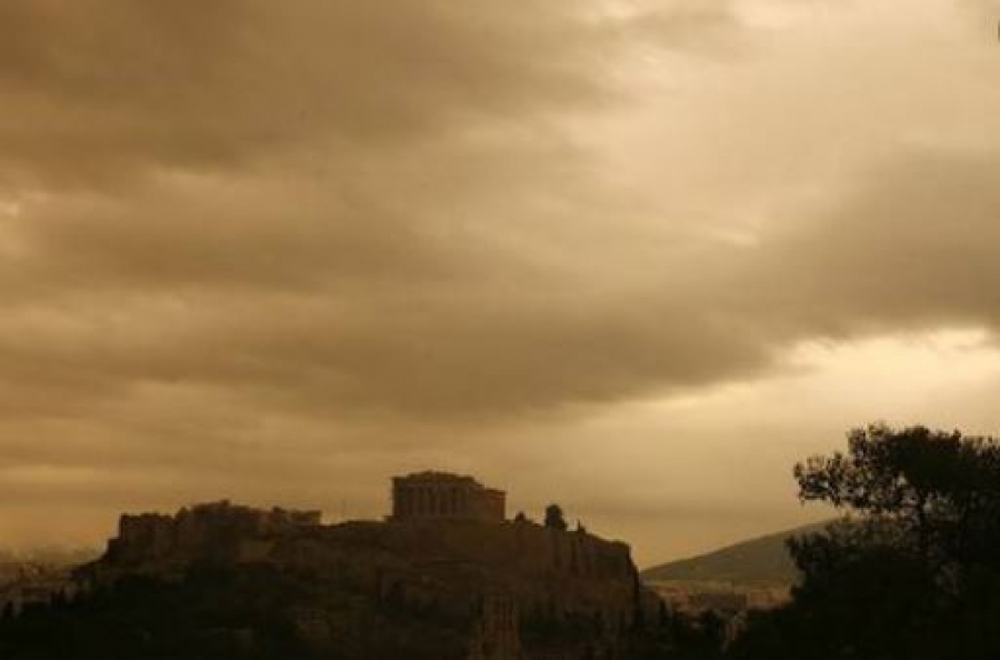 Καιρός: Πάσχα με συννεφιά, υψηλές θερμοκρασίες και αυξημένες συγκεντρώσεις σκόνης