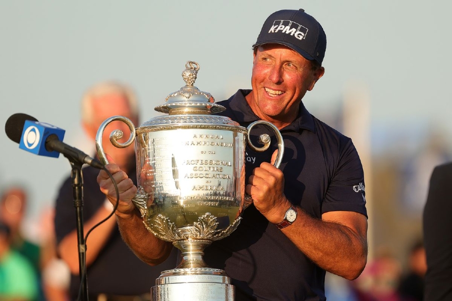 PGA Championship: Ο Phil Mickelson πλησιάζει στο «φράγμα» των 100 εκατομμυρίων δολαρίων, μοναξιά στην κορυφή για Tiger Woods