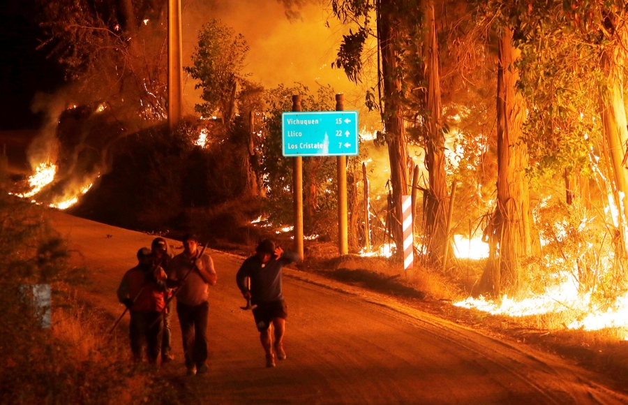 Δύσκολες ώρες στη Χιλή – Τουλάχιστον 22 νεκροί και 554 τραυματίες από τις καταστροφικές πυρκαγιές