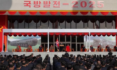 Επίδειξη όπλων τελευταίας τεχνολογίας από τον Kim – Οι ΗΠΑ απειλούν την ασφάλεια της ΝΑ Ασίας