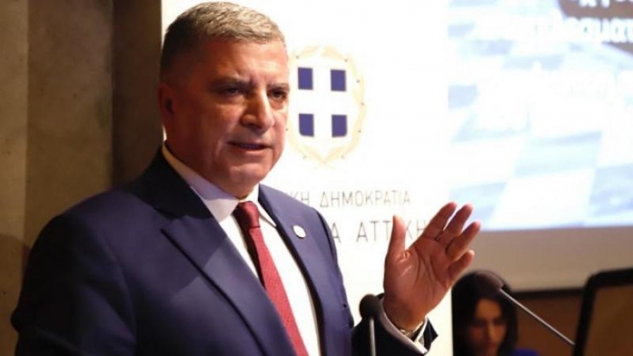 Διδακτορικό Πατούλη: Έλεγχο και παρέμβαση εισαγγελέα ζητούν πανεπιστημιακοί