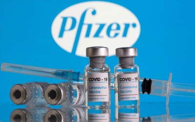 Μελέτη: Αποτελεσματικό πάνω από 90% το εμβόλιο της Pfizer και στους εφήβους