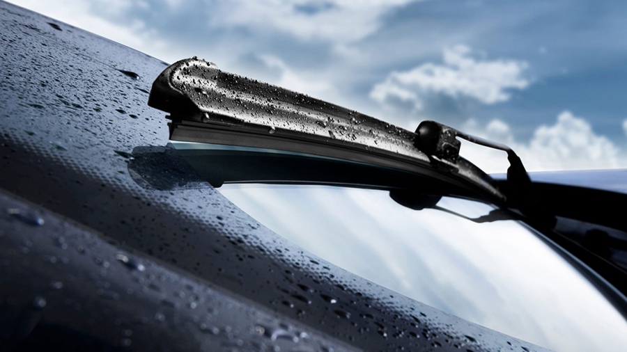 Η γνωστή «ευπαθής» κοινωνική ομάδα ανεξέλεγκτων, κλέβει πλέον και τα λάστιχα από τους υαλοκαθαριστήρες αυτοκινήτων