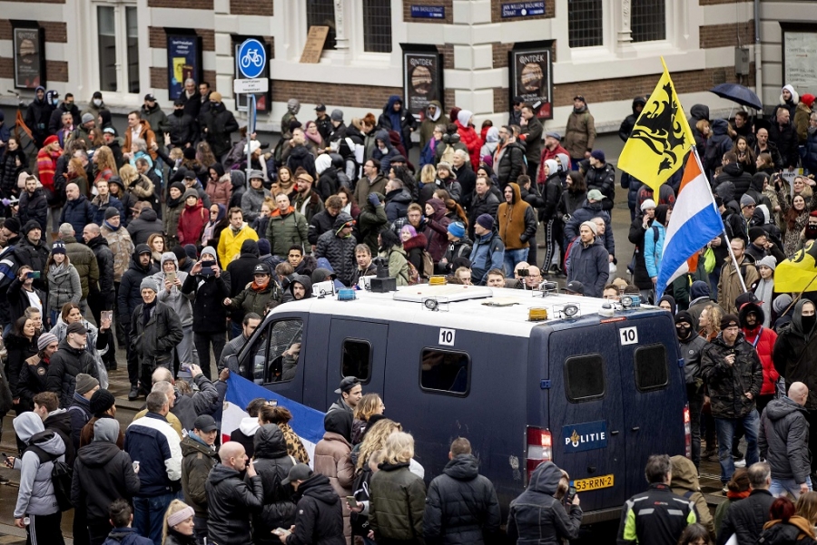 Ολλανδία: 30 συλλήψεις σε διαδηλώση κατά του lockdown στο Άμστερνταμ