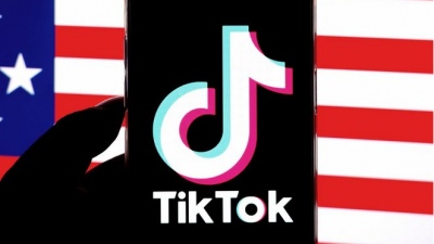 «Πόλεμος» για το TikTok - Προς απαγόρευση στις ΗΠΑ - Κίνα: «Θα πυροβολήσουν τα πόδια τους»