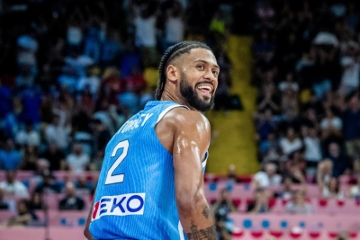 Η Ελλάδα με τρομερούς Ντόρσεϊ και Γιάννη τερμάτισε πρώτη στον όμιλο και… άφησε εκτός Eurobasket την Ισπανία!