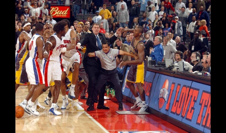 The Malice at the Palace: Όταν το παρκέ του Παλατιού του Ντιτρόιτ θύμισε... ξέφρενο πεδίο μάχης!