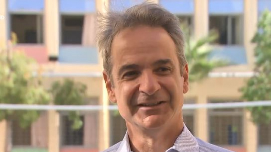 Στα Ωνάσεια σχολεία Περιστερίου ο Μητσοτάκης: Η κυβέρνηση εξακολουθεί να επενδύει συστηματικά στην δημόσια παιδεία