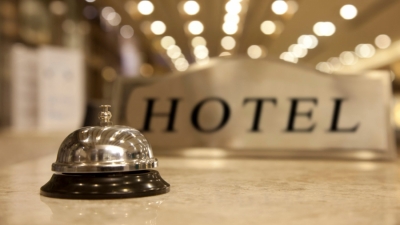 Αγωνία στους Ξενοδόχους: Δώστε μας ανταγωνιστικό ΦΠΑ στη διαμονή, έστω και την τελευταία στιγμή 