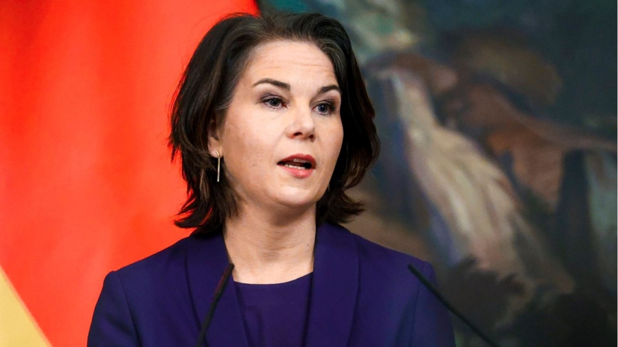 Γερμανία: Λογαριασμός-παρωδία στο Twitter εκνεύρισε την ΥΠΕΞ Baerbock που κάνει μηνύσεις - «Η Κίνα θέλει να με πλασάρει ως ηλίθια»