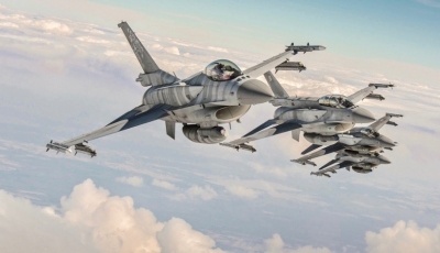 Πολωνία: Δύσκολη άσκηση η αποστολή μαχητικών F-16 στην Ουκρανία