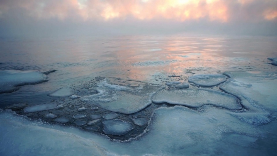 Οι πάγοι της Γροιλανδίας λιώνουν πιο γρήγορα από ποτέ και οι επιστήμονες ανησυχούν