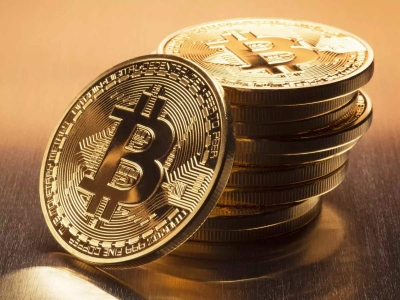 Σχεδόν οι μισοί επενδυτές bitcoin έχουν ζημίες λόγω της μεγάλης πτώσης - Η συσχέτιση με τον Nasdaq