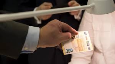 taz: Η διαφθορά πλήττει το γόητρο της ΕΕ