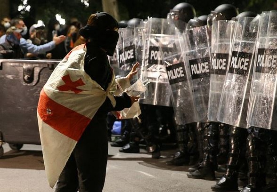 Αναταραχή στη Γεωργία - Τουλάχιστον 14 αστυνομικοί τραυματίστηκαν στα βίαια επεισόδια