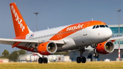 Πάνω από 100 πτήσεις ακύρωσε η easyJet