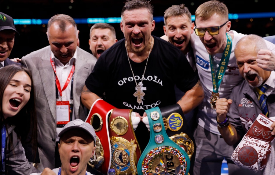 Κυρίαρχος ο Ουκρανός πυγμάχος Usyk – Με δεξί κροσέ παγκόσμιος πρωταθλητής και μπλούζα Ορθοδοξία ή Θάνατος