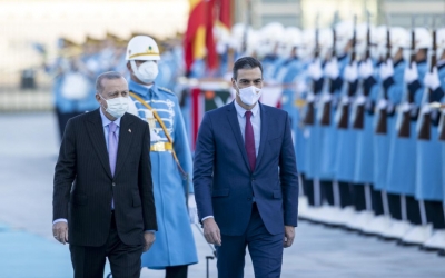 Στην Άγκυρα ο Ισπανός πρωθυπουργός - Επιχειρεί να πουλήσει πολεμικά πλοία στον Erdogan