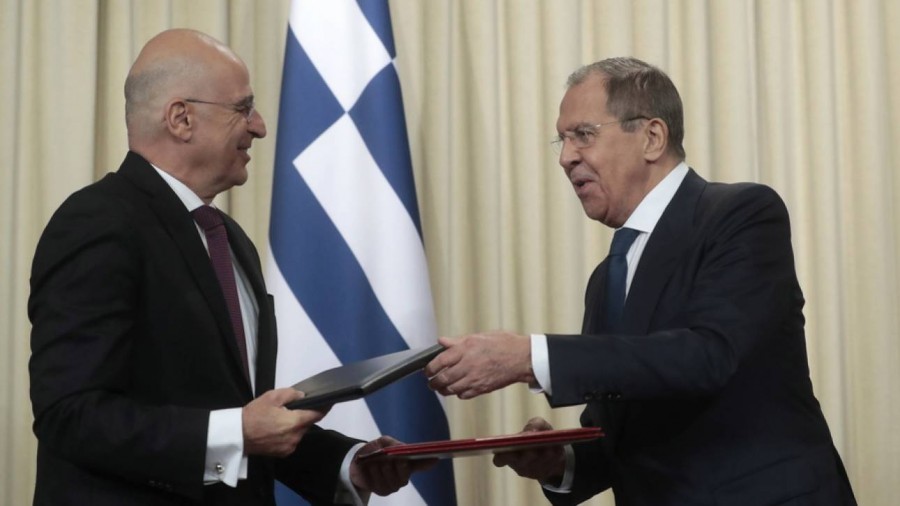 Επικοινωνία Δένδια με Lavrov - Στο επίκεντρο των συνομιλιών οι διμερείς σχέσεις