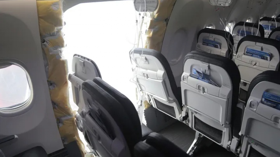 Έλεγχοι και σε άλλο μοντέλο αεροσκαφών της Boeing μετά την αποκόλληση πόρτας σε 737 Max 9